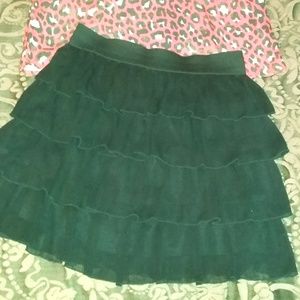 Black ruffled skirt with elastic waistband